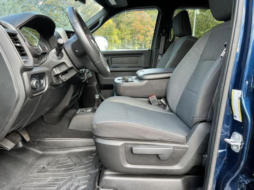 2022 RAM 2500 Tradesman Crew Cab 4x4 6'4' Box
