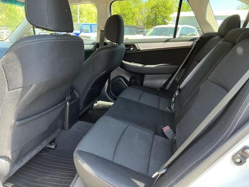 Crystal White Pearl 2016 Subaru Outback 2.5i Premium