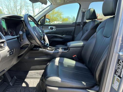 Everlasting Silver 2021 Kia Sorento SX