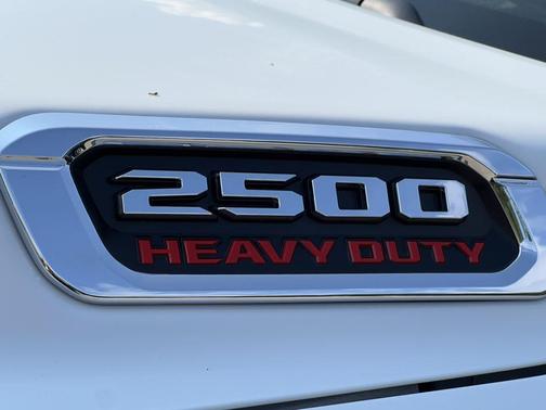 2024 RAM 2500 Big Horn Crew Cab 4x4 8' Box