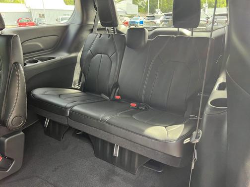Olive Green Pearlcoat 2027 Chrysler Pacifica L