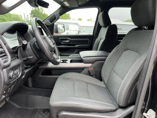 Black Forest Green Pearlcoat 2019 RAM 1500 Big Horn
