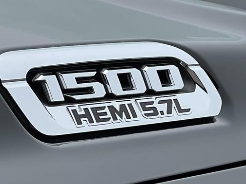 Black Forest Green Pearlcoat 2019 RAM 1500 Big Horn