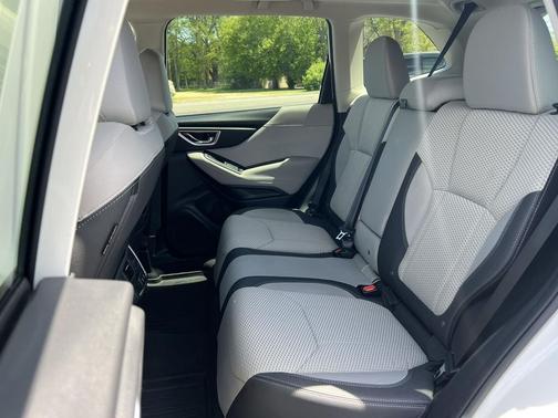 Crystal White Pearl 2023 Subaru Forester Premium