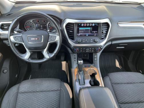 2018 GMC Acadia SLE-2