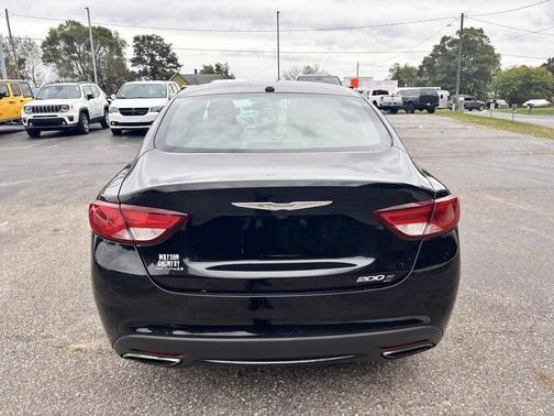 2015 Chrysler 200 S