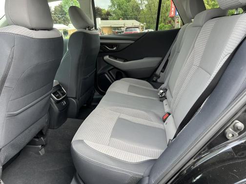 Crystal Black Silica 2024 Subaru Outback Premium