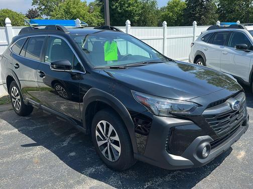 Crystal Black Silica 2024 Subaru Outback Premium