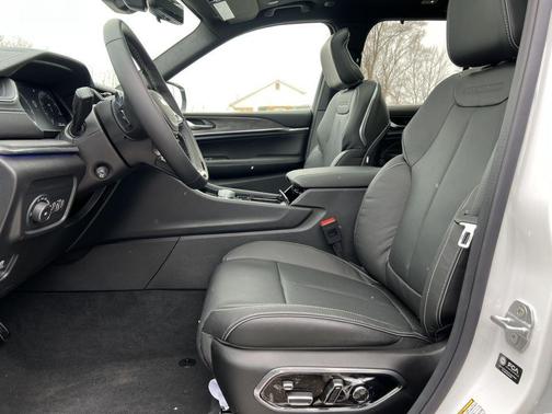 2025 Jeep Grand Cherokee Overland