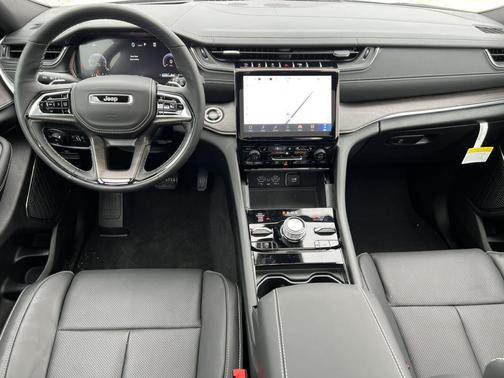 2025 Jeep Grand Cherokee Overland