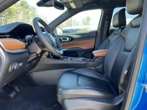 Hydro Blue Pearlcoat 2025 Jeep Compass Limited