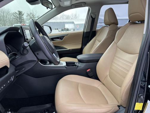 2021 Toyota RAV4 Hybrid XLE Premium