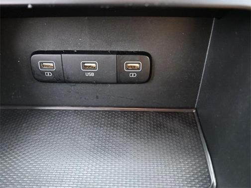 2023 Kia Carnival LX Seat Package