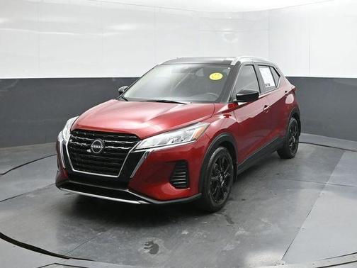 2 Tone Red / Black 2023 Nissan Kicks SV