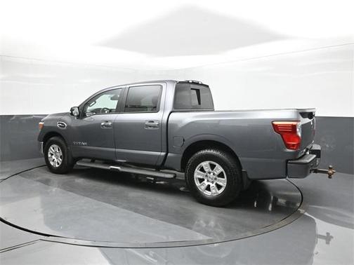 2017 Nissan Titan SV
