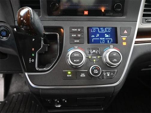 2015 Toyota Sienna L