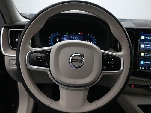2022 Volvo XC60 B6 Inscription