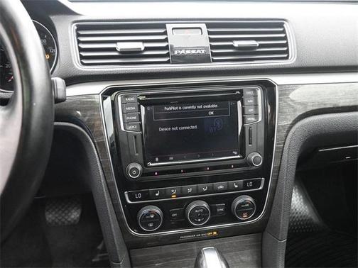 2018 Volkswagen Passat 2.0T SE w/ Technology