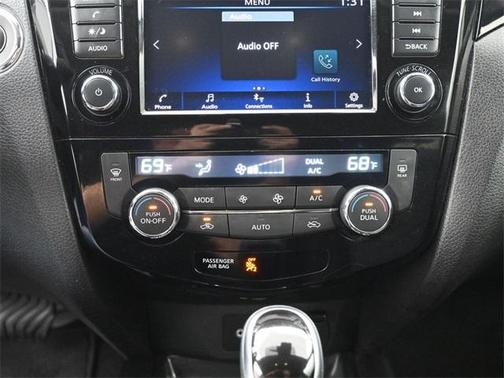 2022 Nissan Rogue Sport SV