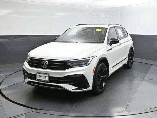 Opal White Pearl Effect 2023 Volkswagen Tiguan 2.0T SE R-Line Black