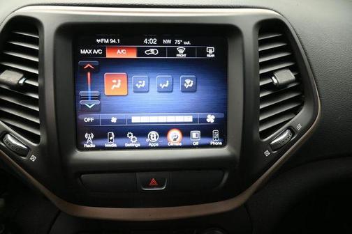 Bright White Clearcoat 2016 Jeep Cherokee Latitude