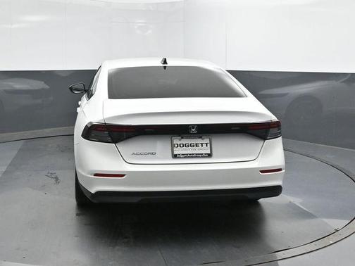 Platinum White Pearl 2026 Honda Accord SE