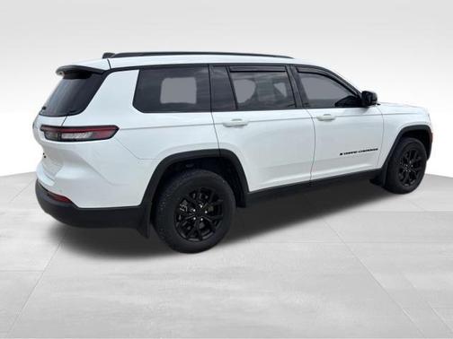 Bright White Clearcoat 2024 Jeep Grand Cherokee L Altitude