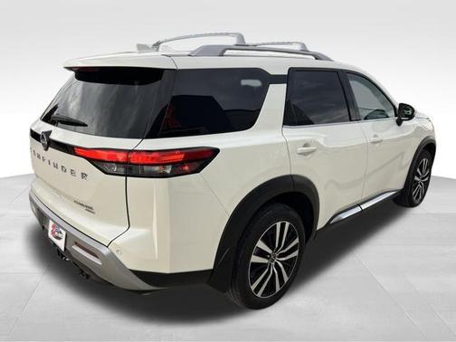 2024 Nissan Pathfinder Platinum 4WD