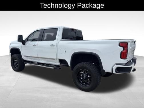 Summit White 2025 Chevrolet Silverado 2500 High Country
