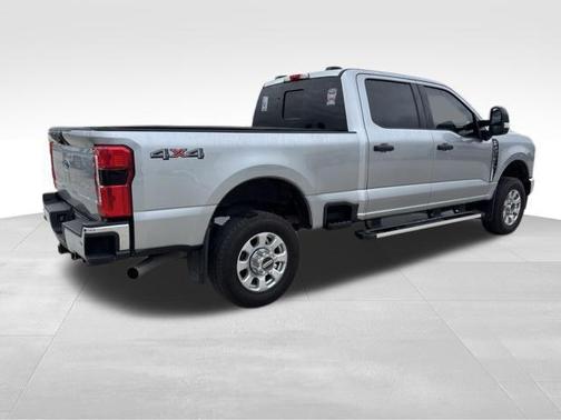 ICONIC SILVER 2024 Ford F-250 XLT