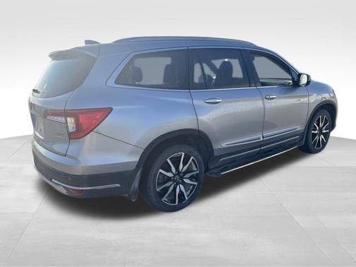 2019 Honda Pilot Touring 8-Passenger