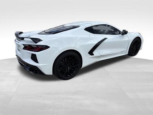 Arctic White 2023 Chevrolet Corvette Stingray w/2LT