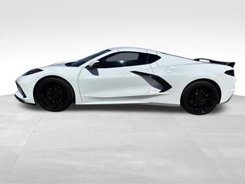 Arctic White 2023 Chevrolet Corvette Stingray w/2LT
