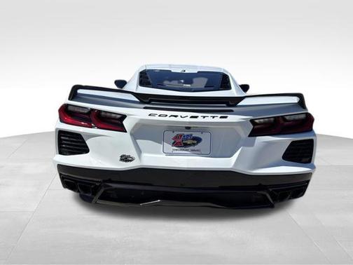 Arctic White 2023 Chevrolet Corvette Stingray w/2LT