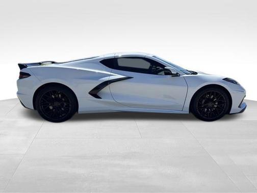 Arctic White 2023 Chevrolet Corvette Stingray w/2LT