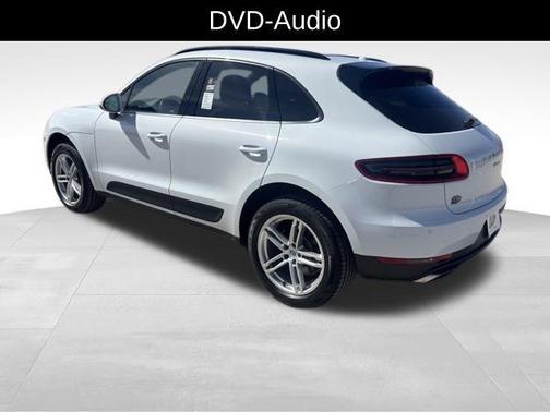 Carrara White Metallic 2018 Porsche Macan Macan Sport Edition
