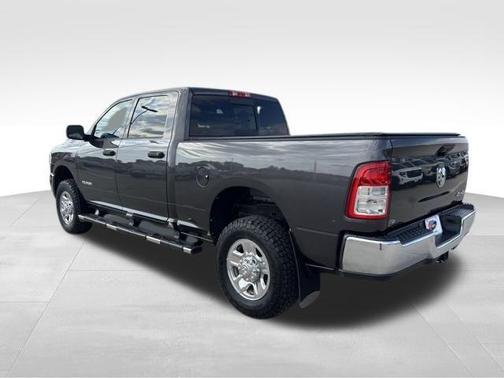 2022 RAM 2500 Tradesman Crew Cab 4x4 6'4' Box