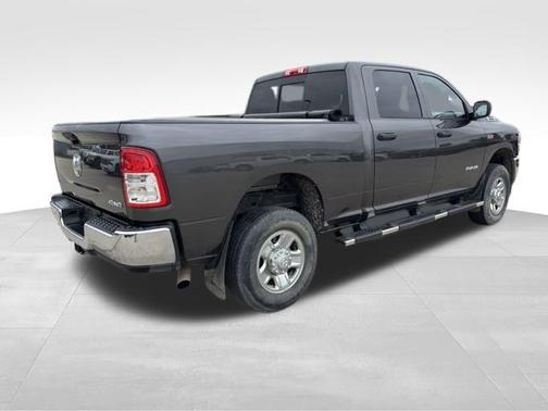 2022 RAM 2500 Tradesman Crew Cab 4x4 6'4' Box