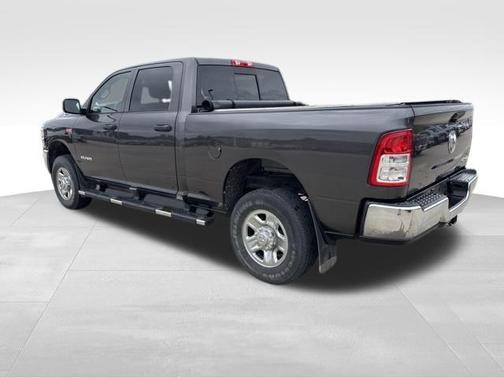 2022 RAM 2500 Tradesman Crew Cab 4x4 6'4' Box