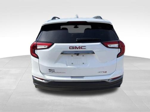 Summit White 2024 GMC Terrain AWD AT4