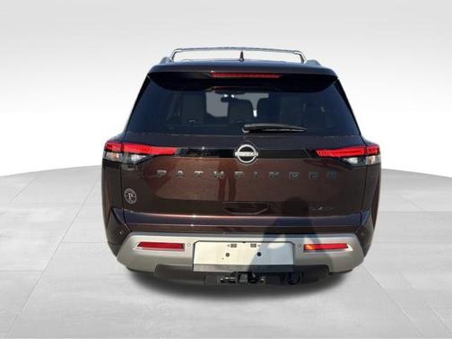 2022 Nissan Pathfinder SL 4WD