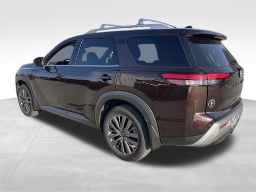 2022 Nissan Pathfinder SL 4WD