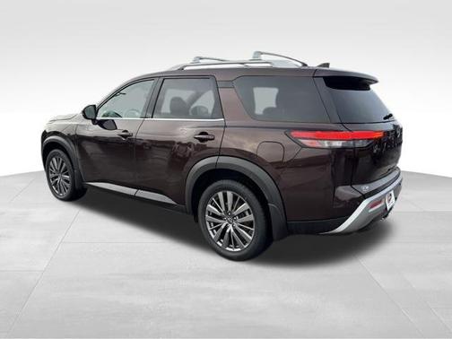 2022 Nissan Pathfinder SL 4WD