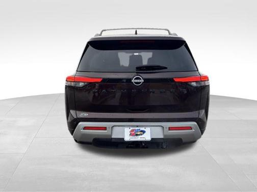 2022 Nissan Pathfinder SL 4WD
