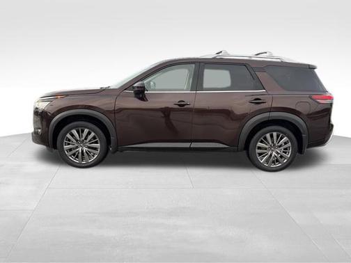 2022 Nissan Pathfinder SL 4WD