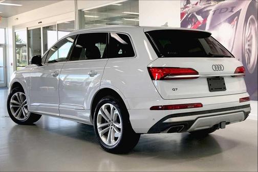 2025 Audi Q7 55 Premium Plus