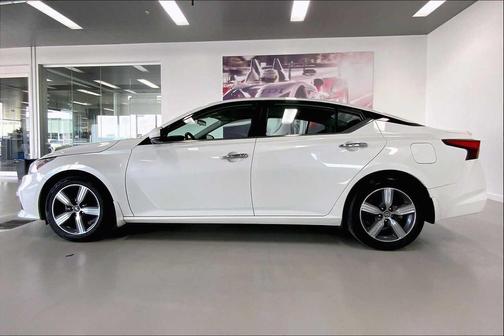 2022 Nissan Altima 2.5 SL
