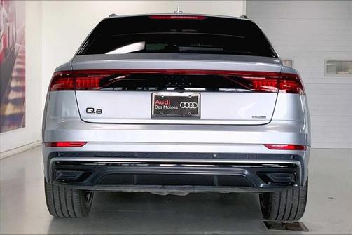 2022 Audi Q8 55 Premium Plus