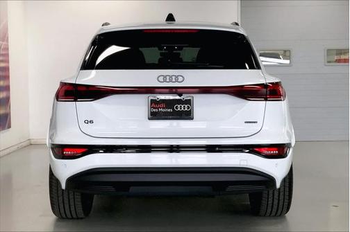2025 Audi Q6 e-tron Premium Plus quattro