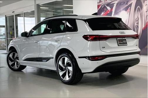 2025 Audi Q6 e-tron Premium Plus quattro